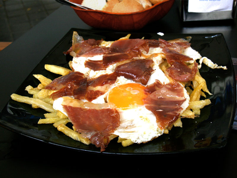 La-clave-de-unos-buenos-huevos-rotos-con-jamon