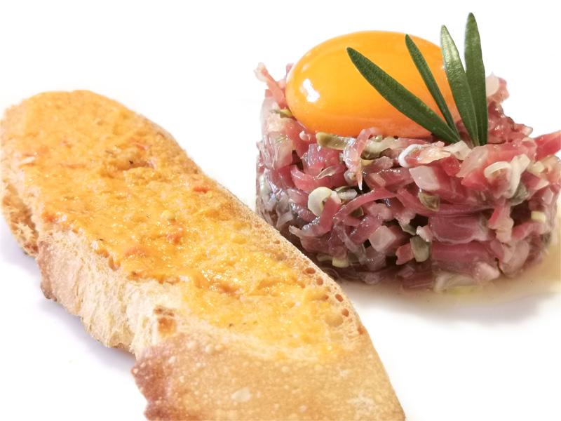 tartar-de-jamon-de-teruel-con-yema-curada