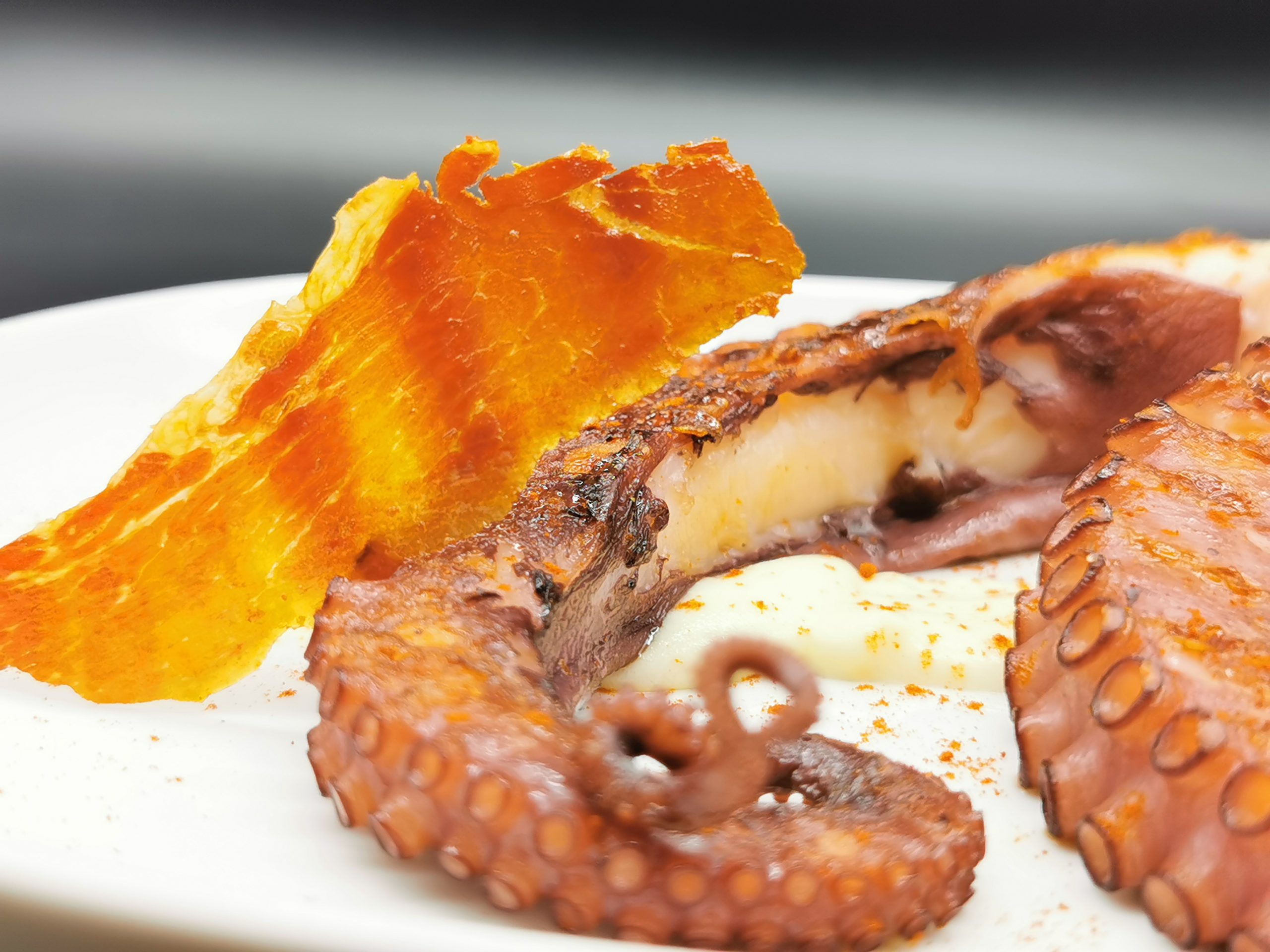 Pulpo a la parrilla con parmentier de jamón de Teruel DOP Receta versión del pulpo con parmentier de jamón de teruel DOP a la gallega con