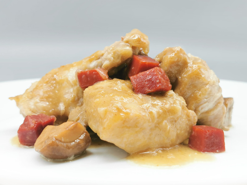Pollo-guisado-con-jamón-y-champiñones Pollo-guisado-con-jamón-y-champiñones
