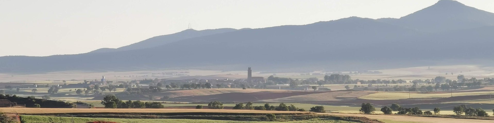 Paisaje de Monreal del Campo con la sierra al fondo